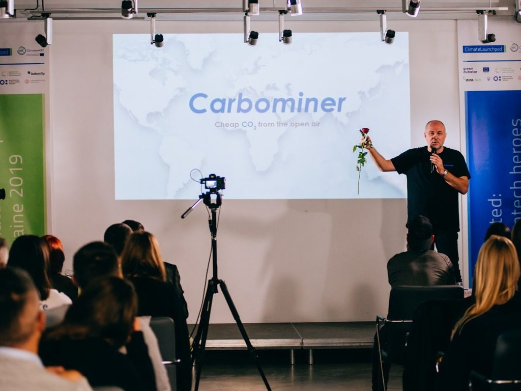 Николай Осейко - соучредитель Carbominer. Намерена добывать углекислый газ из воздуха и продавать промышленным тепличным комплексам